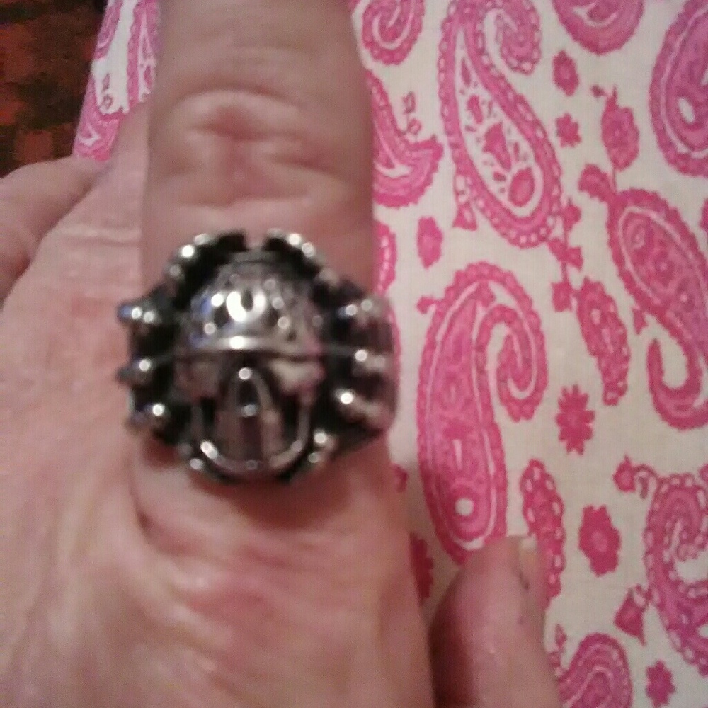 Skull ring